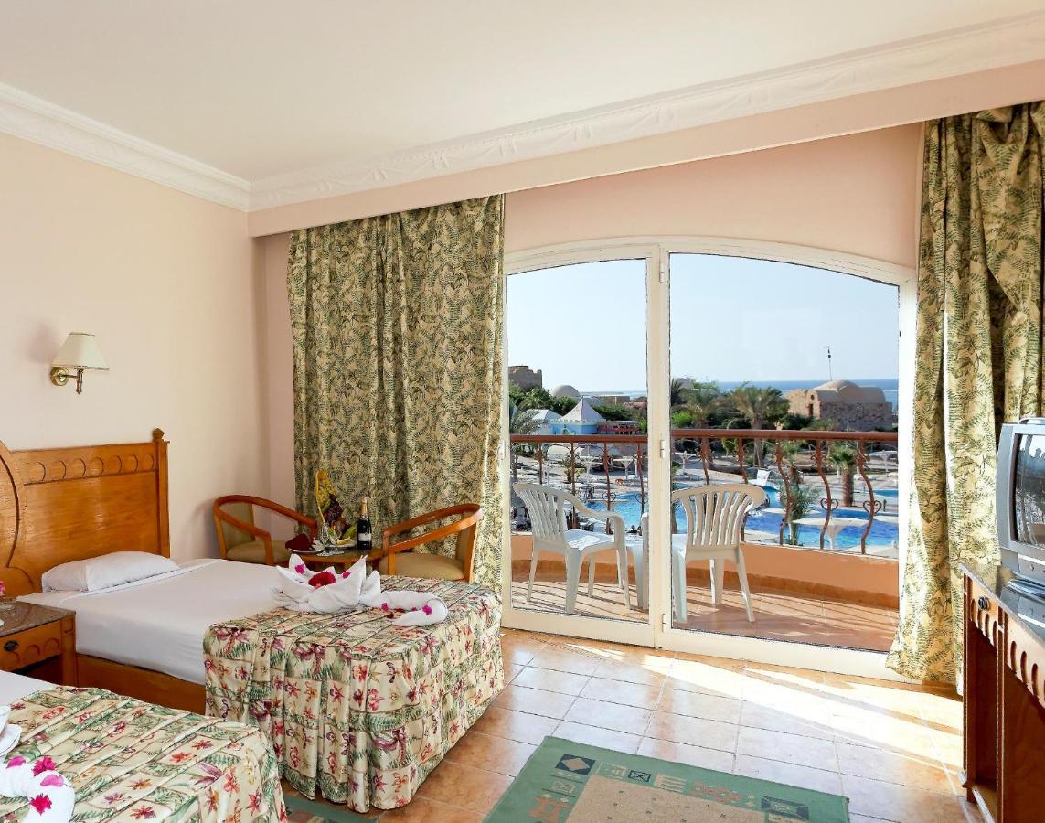 Pensee Royal Garden Beach Resort El Qoseir Exterior foto